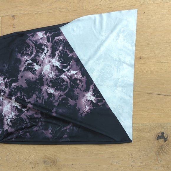 Guess Bodycon Dress Size XS - Picture 5 of 6